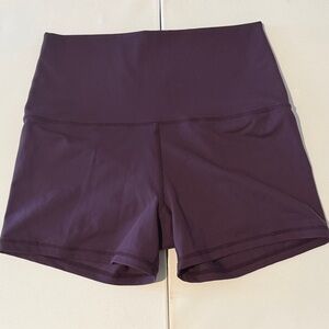 High-Rise deep plum Born Primitive size M gym shorts